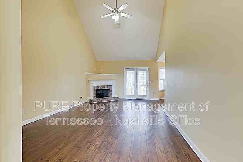 1028 Persimmon Dr - Photo 3 of 27