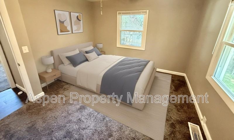314 S Woodlawn Ave - Photo 7 of 13