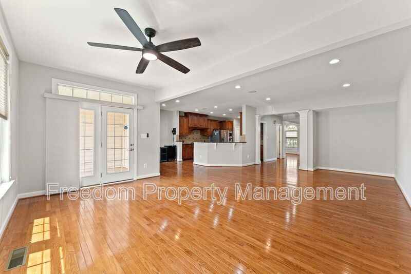 42524 Rowderbury Sq - Photo 4 of 50