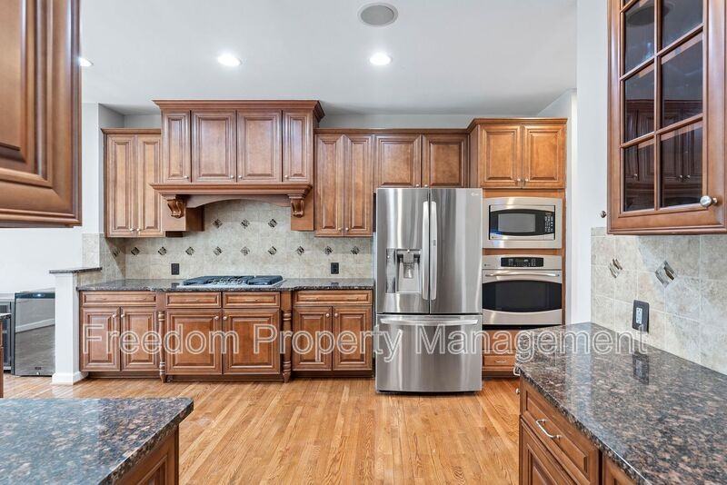 42524 Rowderbury Sq - Photo 5 of 50