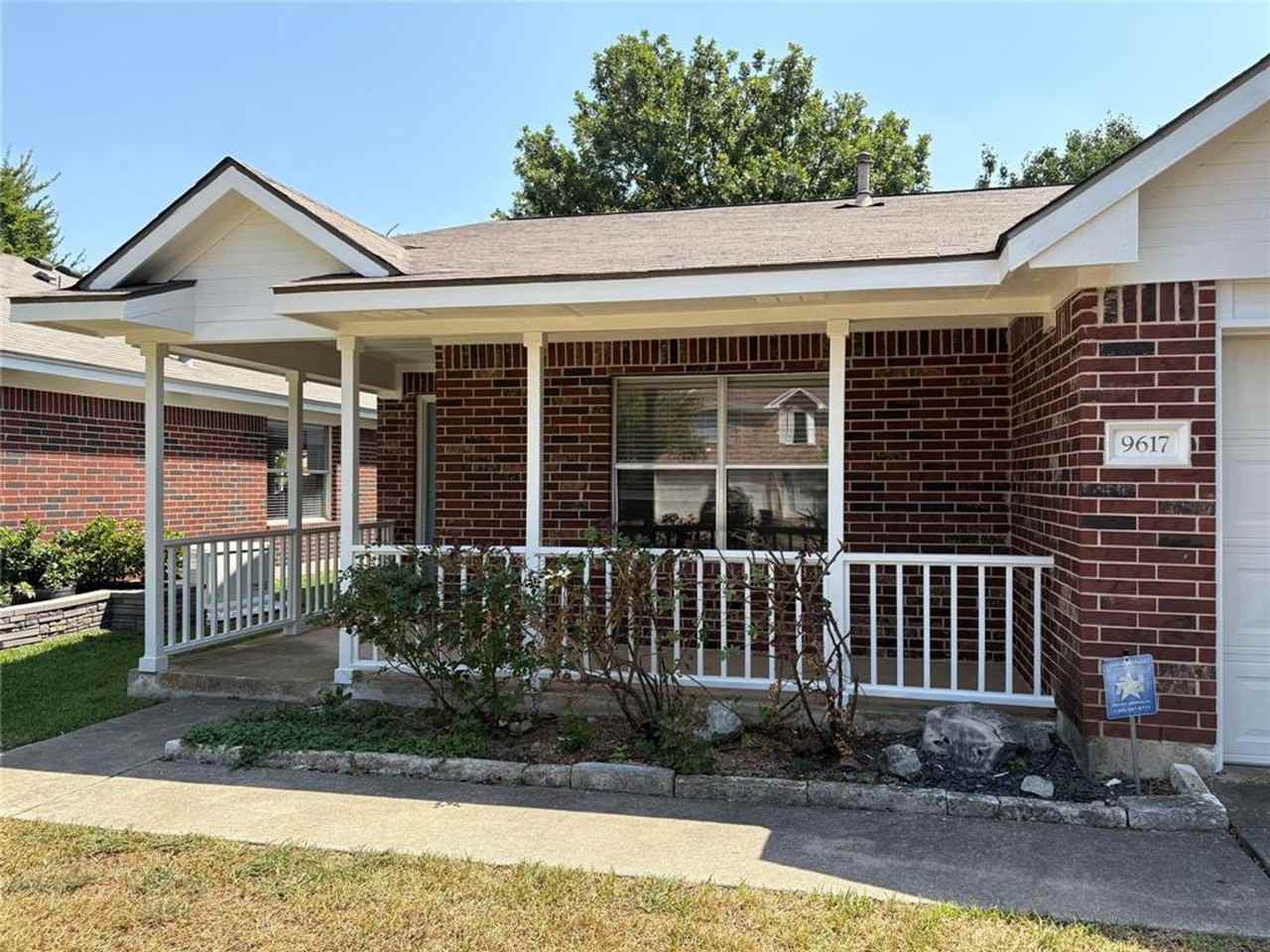 9617 Copper Creek Dr - Photo 3 of 26