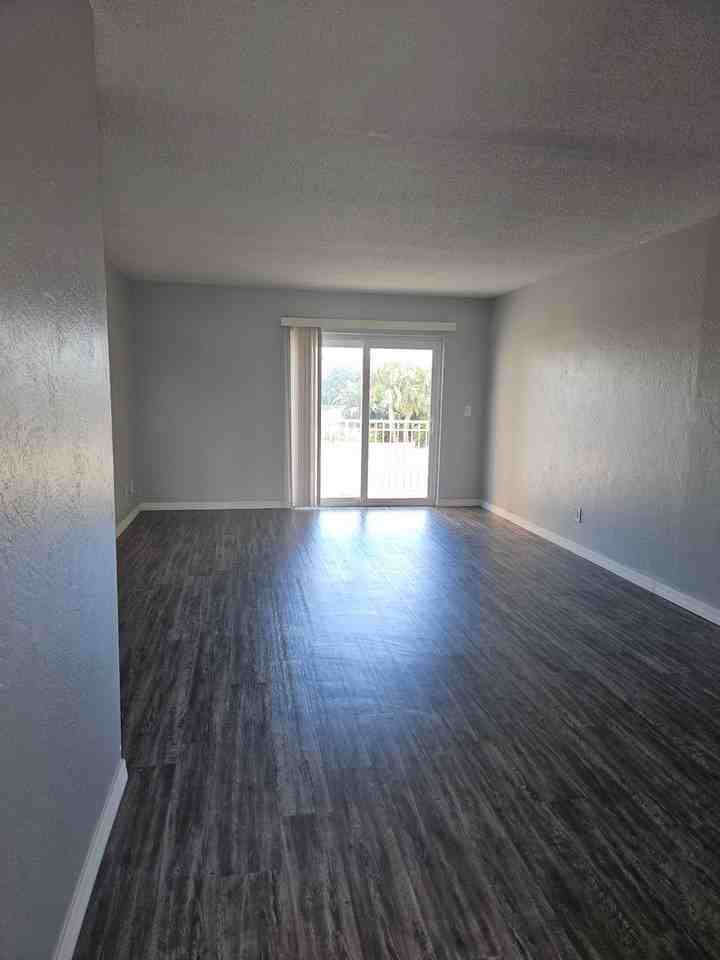 1825 N Atlantic Ave - Photo 2 of 9