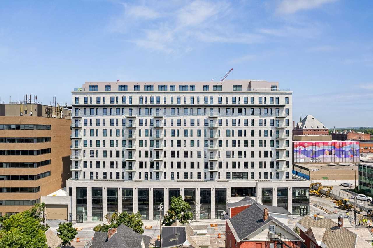 Bank Street Apartments at Burlington Square - Photo 5 of 20