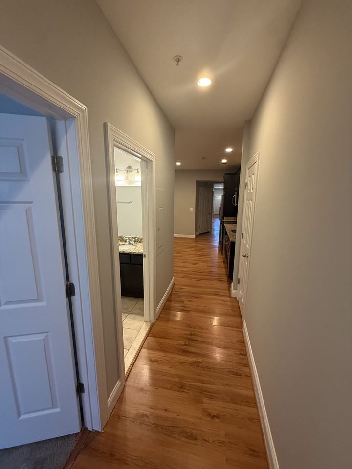 709 Irving St NE - Photo 4 of 40