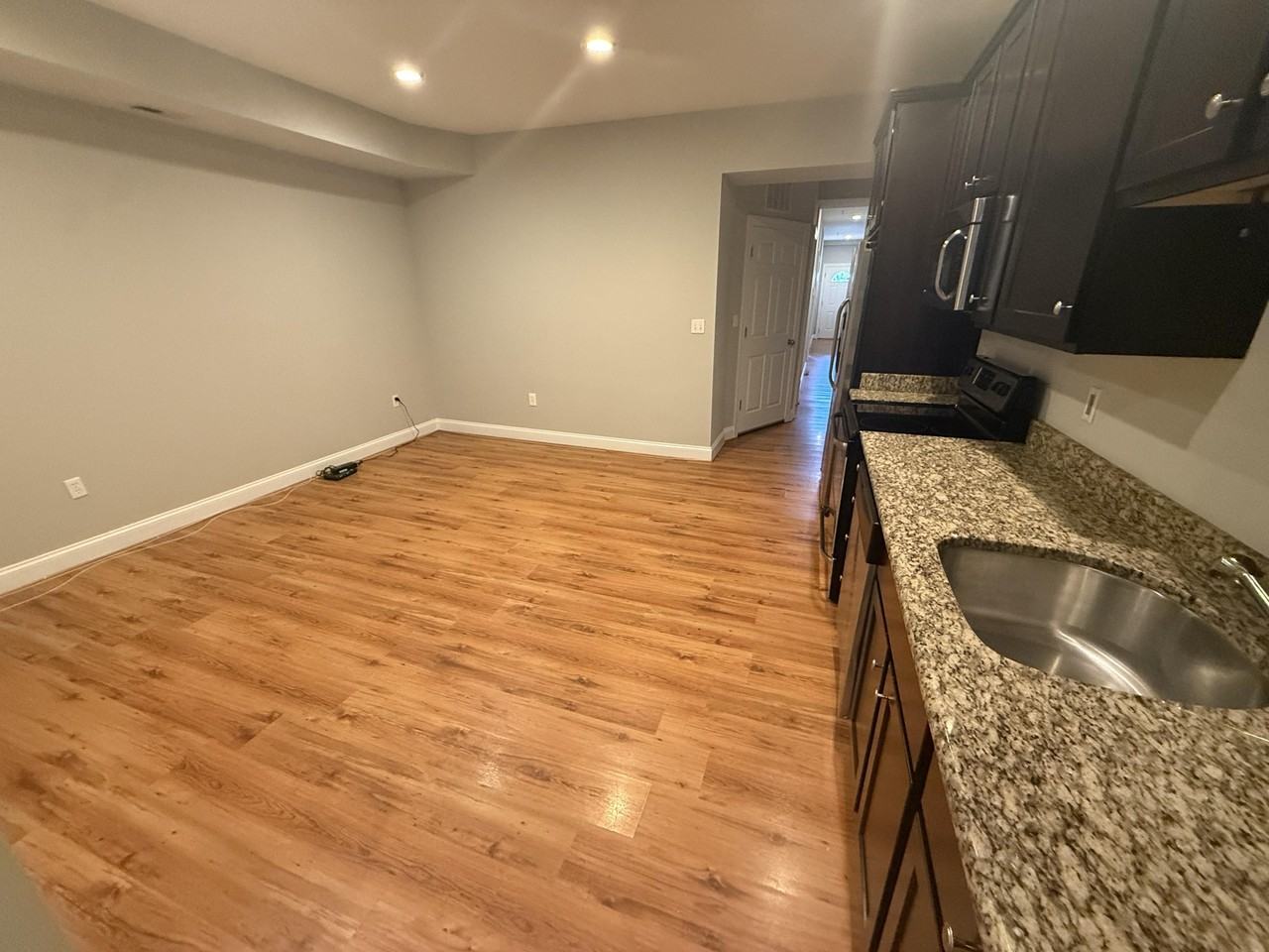 709 Irving St NE - Photo 7 of 40