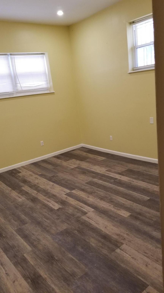 1120 Locust Street - Photo 7 of 9