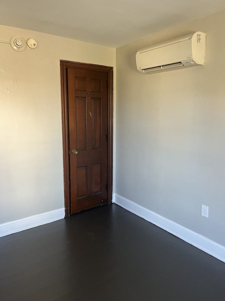 19 Division Street - Photo 6 of 18