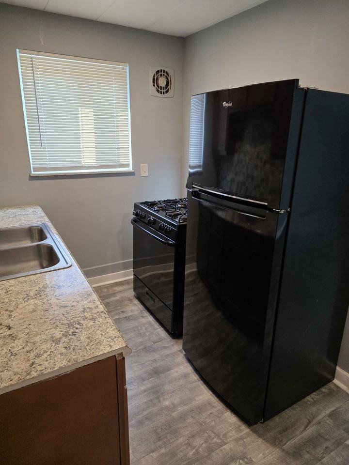 808 Elberon Avenue - Photo 2 of 5