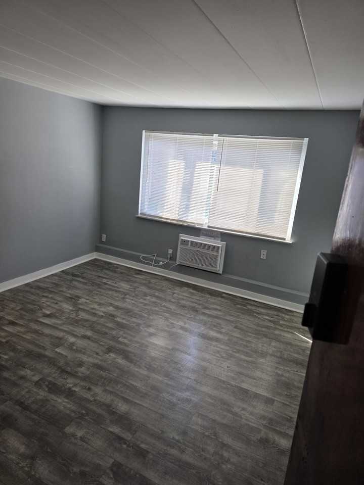 808 Elberon Avenue - Photo 3 of 5