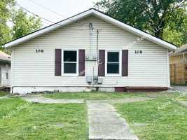 featured image of 106 Oak St