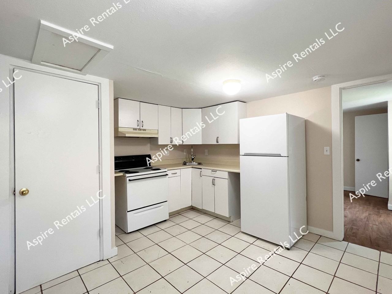 106 Oak St - Photo 3 of 10