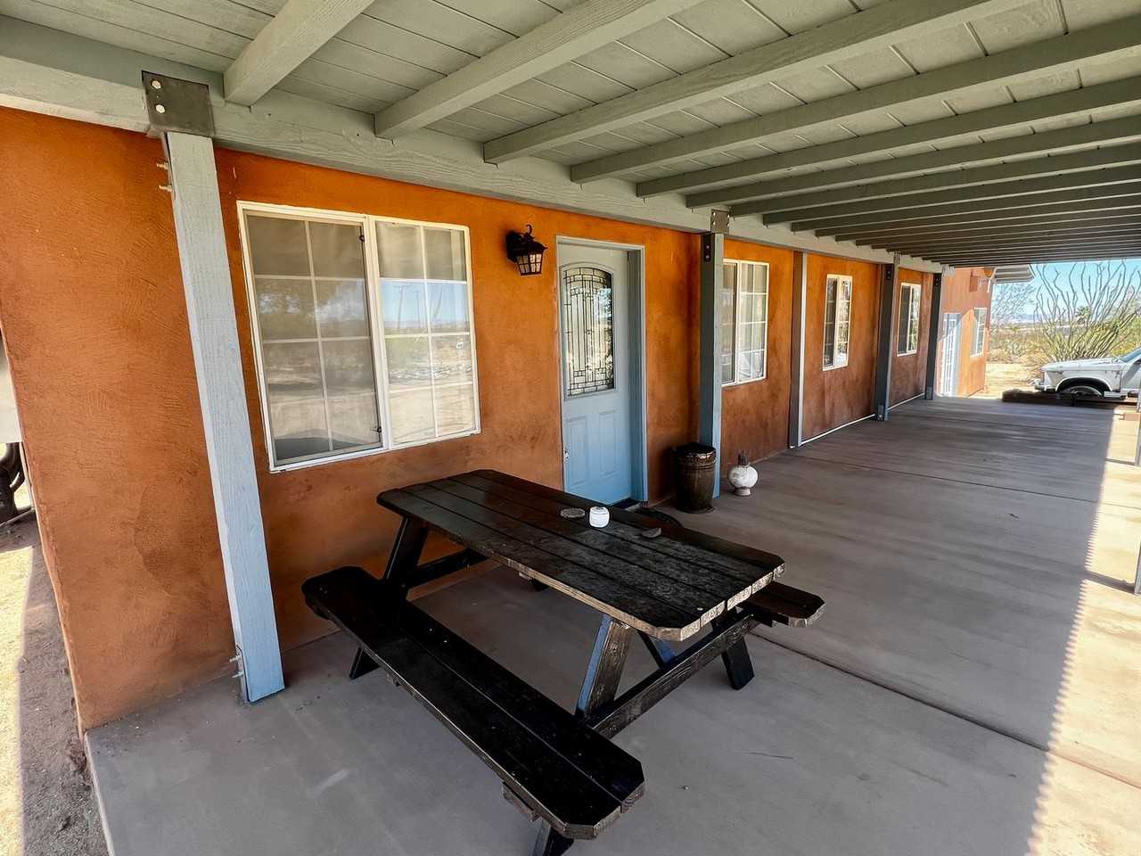 984 Dakota Ln - Photo 4 of 50