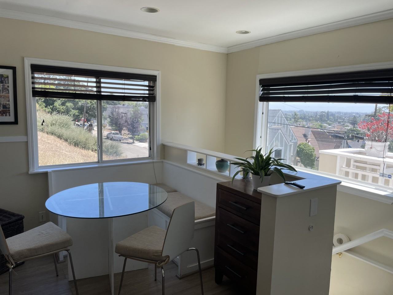 7556 Outlook Ave - Photo 7 of 15