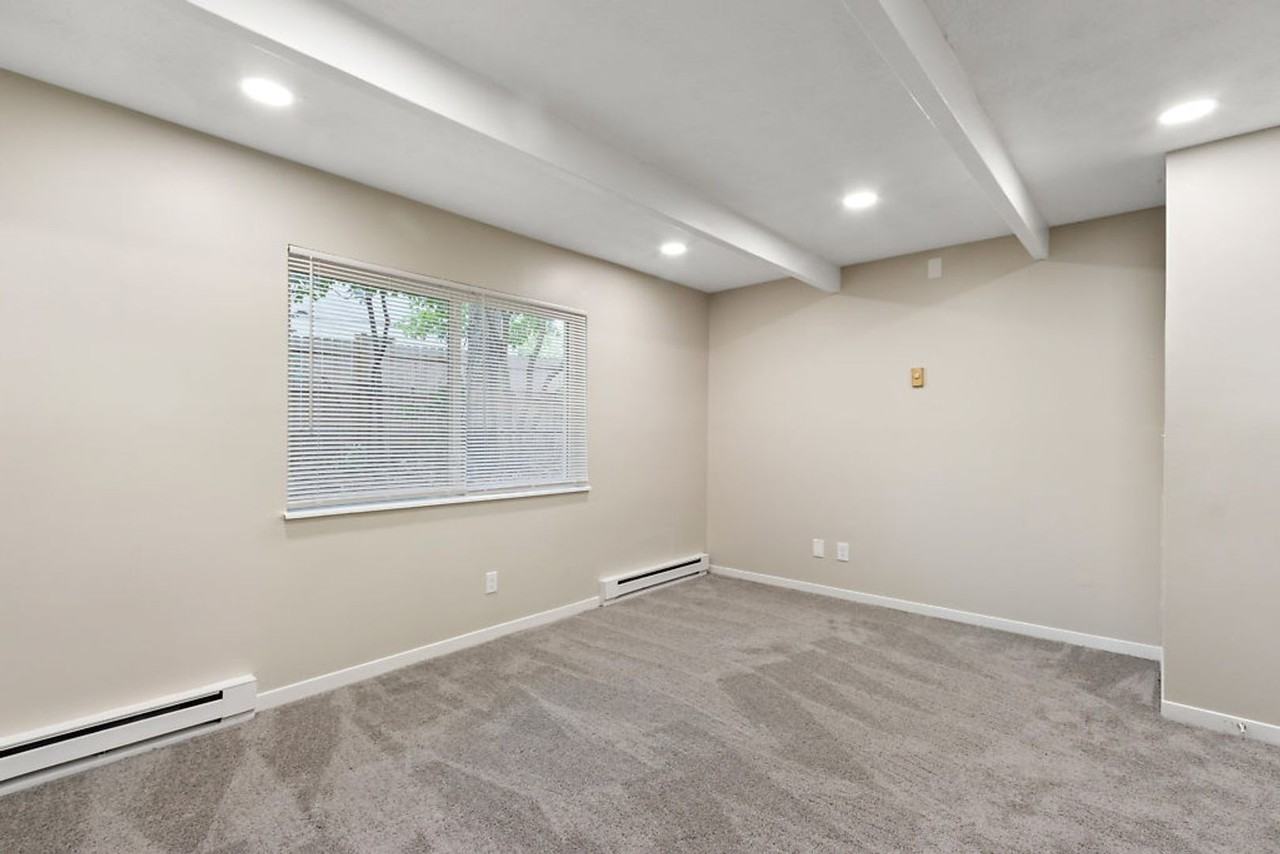 Reynoldsburg Pointe Townhomes - Photo 6 of 45