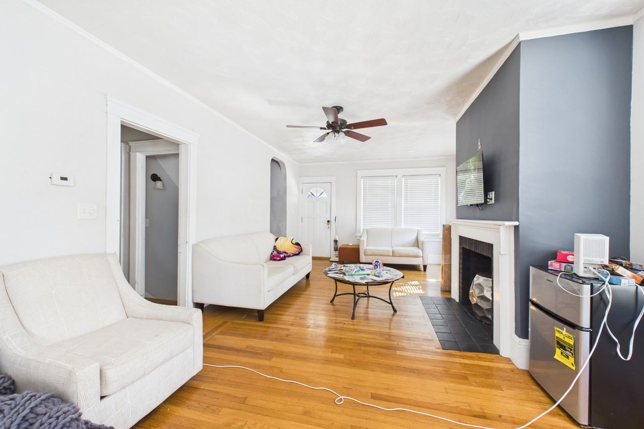 155 Alabama Avenue - Photo 3 of 12