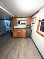 featured image of 417 W 4th Ave