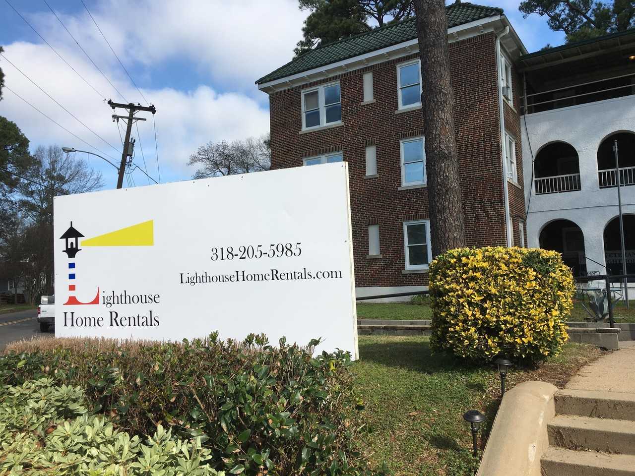 2531 Creswell Avenue - Photo 2 of 4