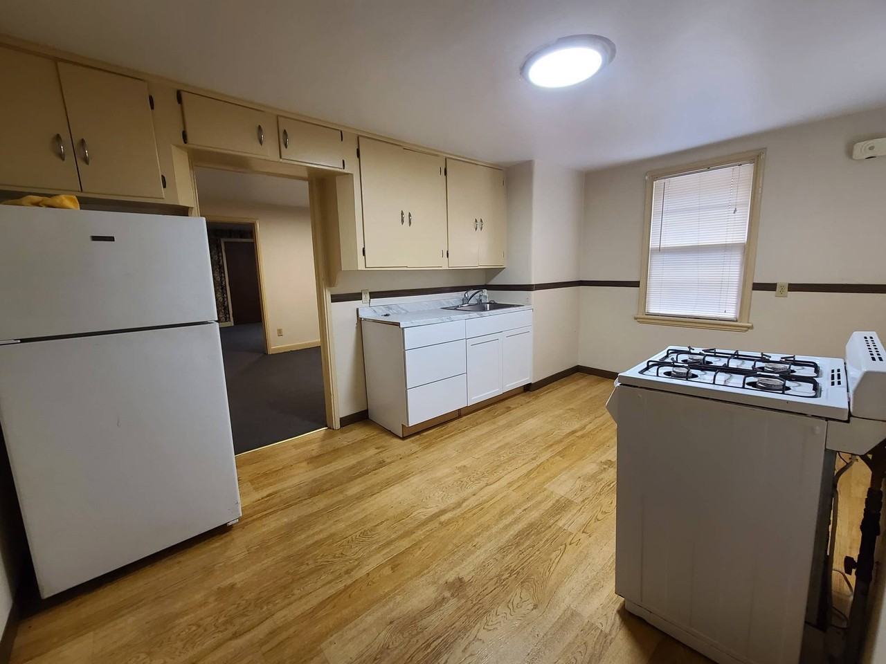 472-474 South Main Street - Photo 7 of 10