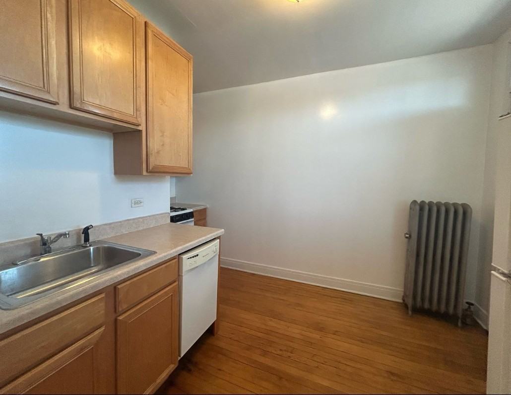 W Montrose Ave & N Kenneth Ave - Photo 3 of 7