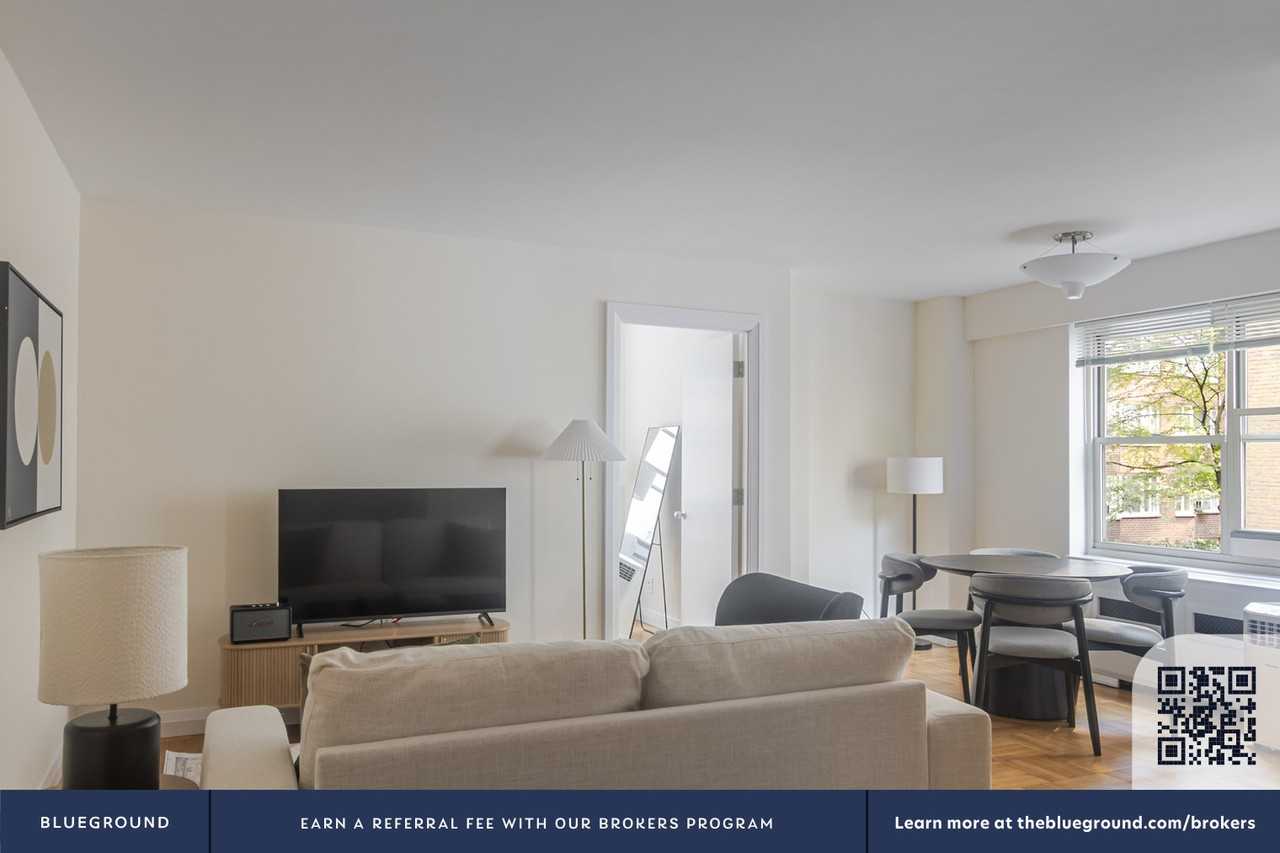 30 Park Avenue - Photo 5 of 45