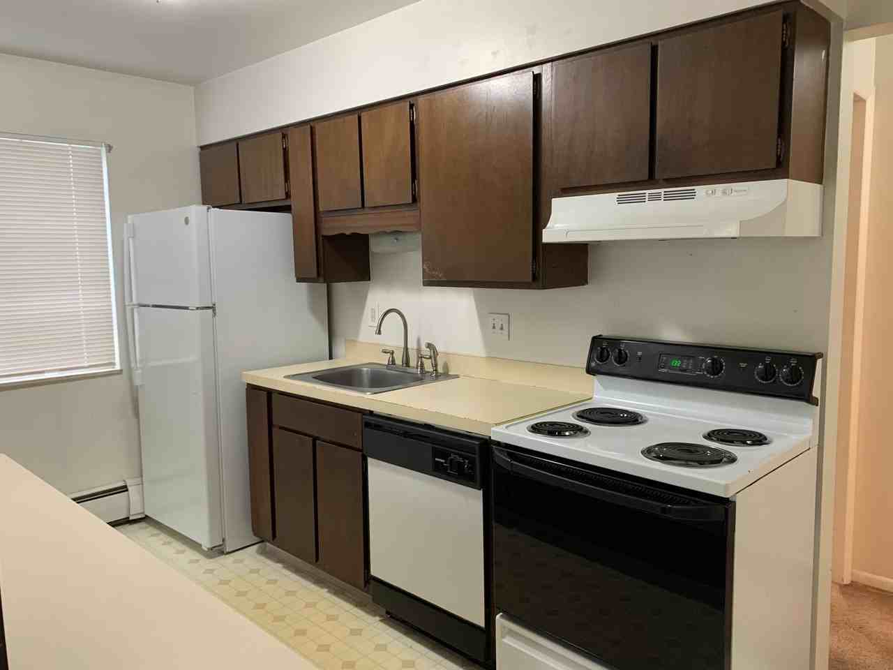 2897 Greenland Drive - Photo 6 of 26