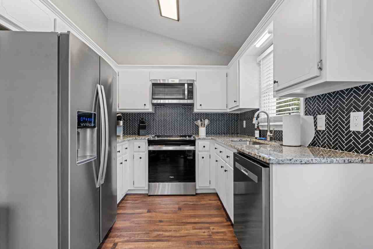 13 Huntcliff Dr #1234829P - Photo 4 of 30