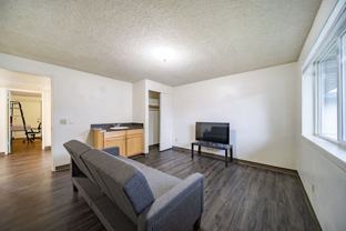 1555 Ne Merman Dr - Photo 1 of 1