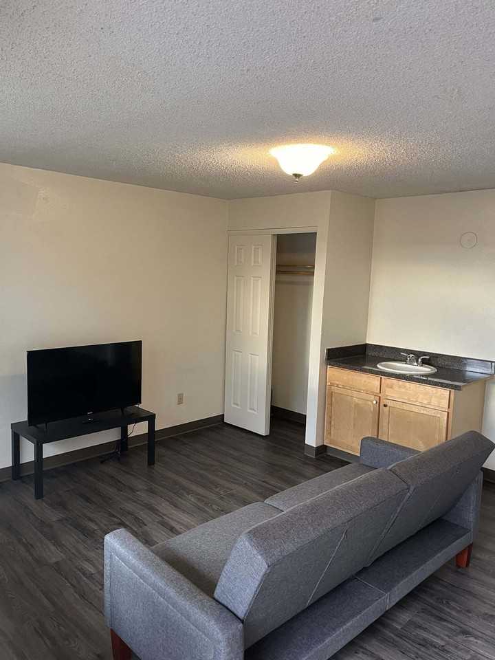 1555 Ne Merman Dr #1261718P - Photo 3 of 39