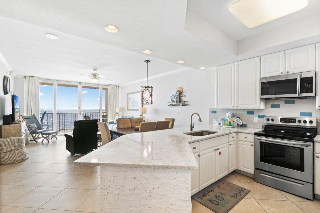 365 East Beach Boulevard - Photo 7 of 45