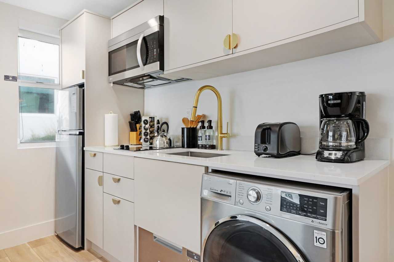 4025 Indian Creek Drive - Photo 3 of 24