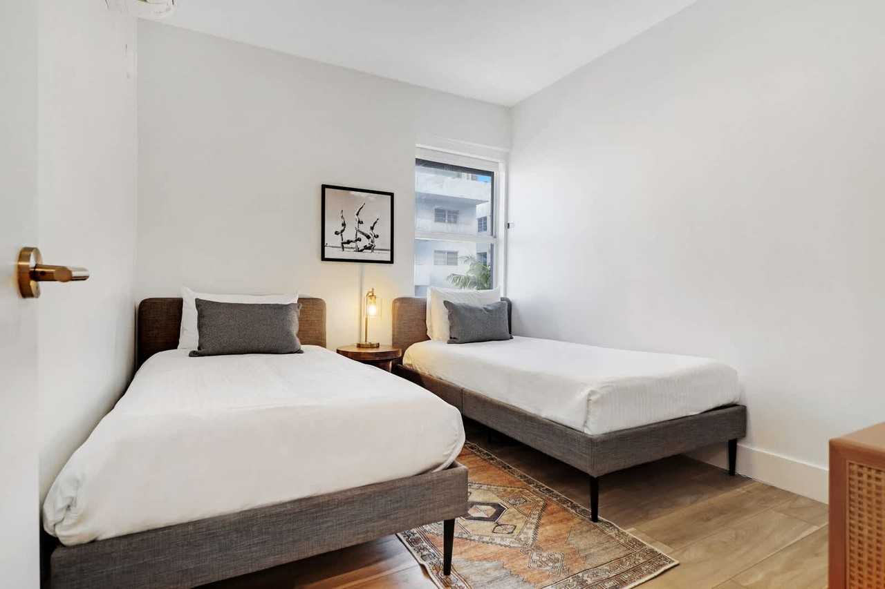 4025 Indian Creek Drive - Photo 5 of 24