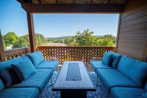 featured image of 206 Hampshire Drive