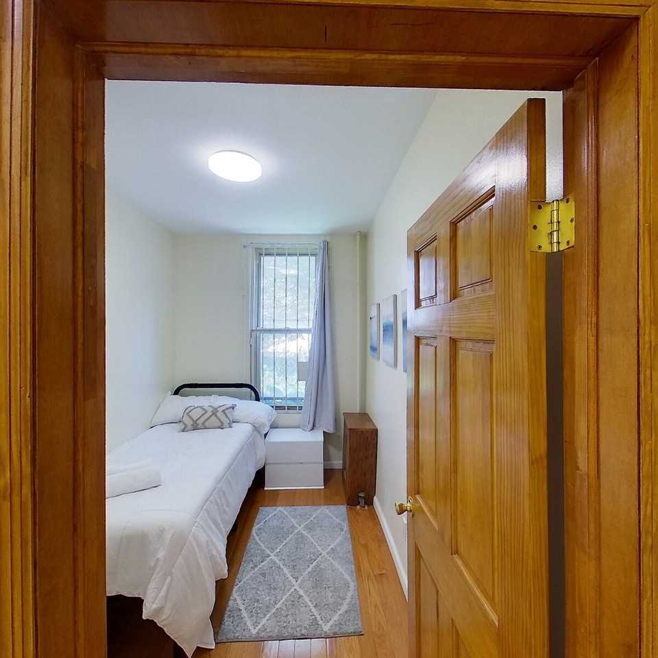 1156 42nd St #1296532P - Photo 5 of 13