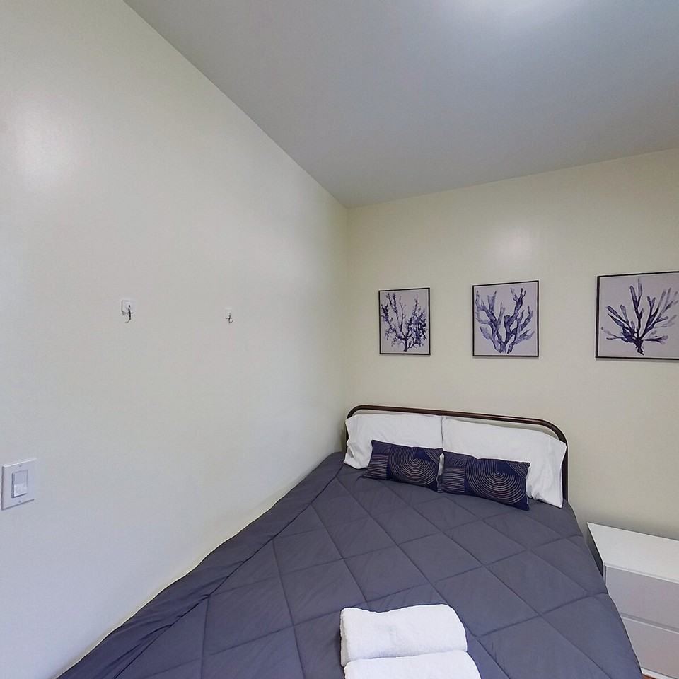 1156 42nd St #1296532P - Photo 6 of 13