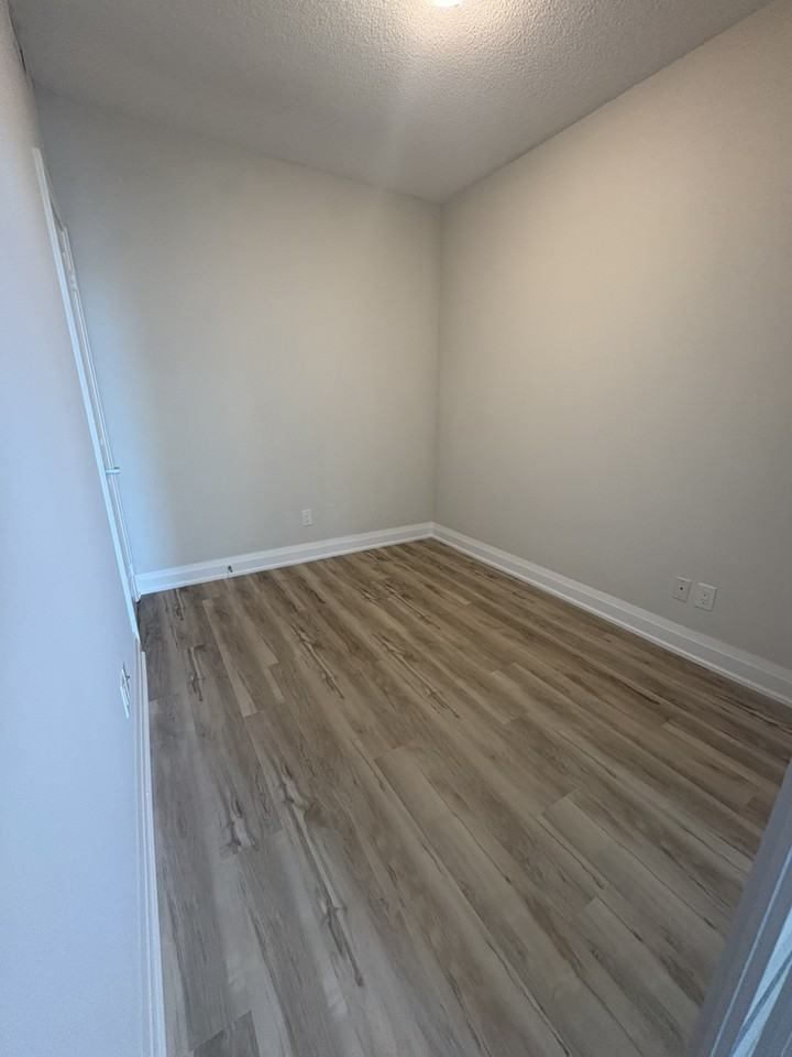 7171 Yonge St - Photo 6 of 13