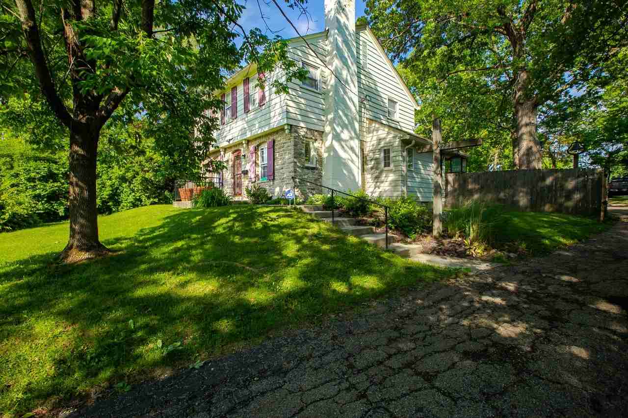 2221 W North Bend Rd - Photo 2 of 34