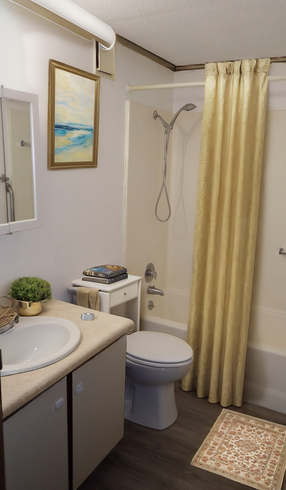 Amber Court Apartments - Photo 5 of 6