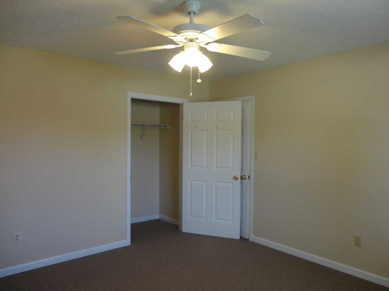 121 Stonetree Drive - Photo 7 of 12