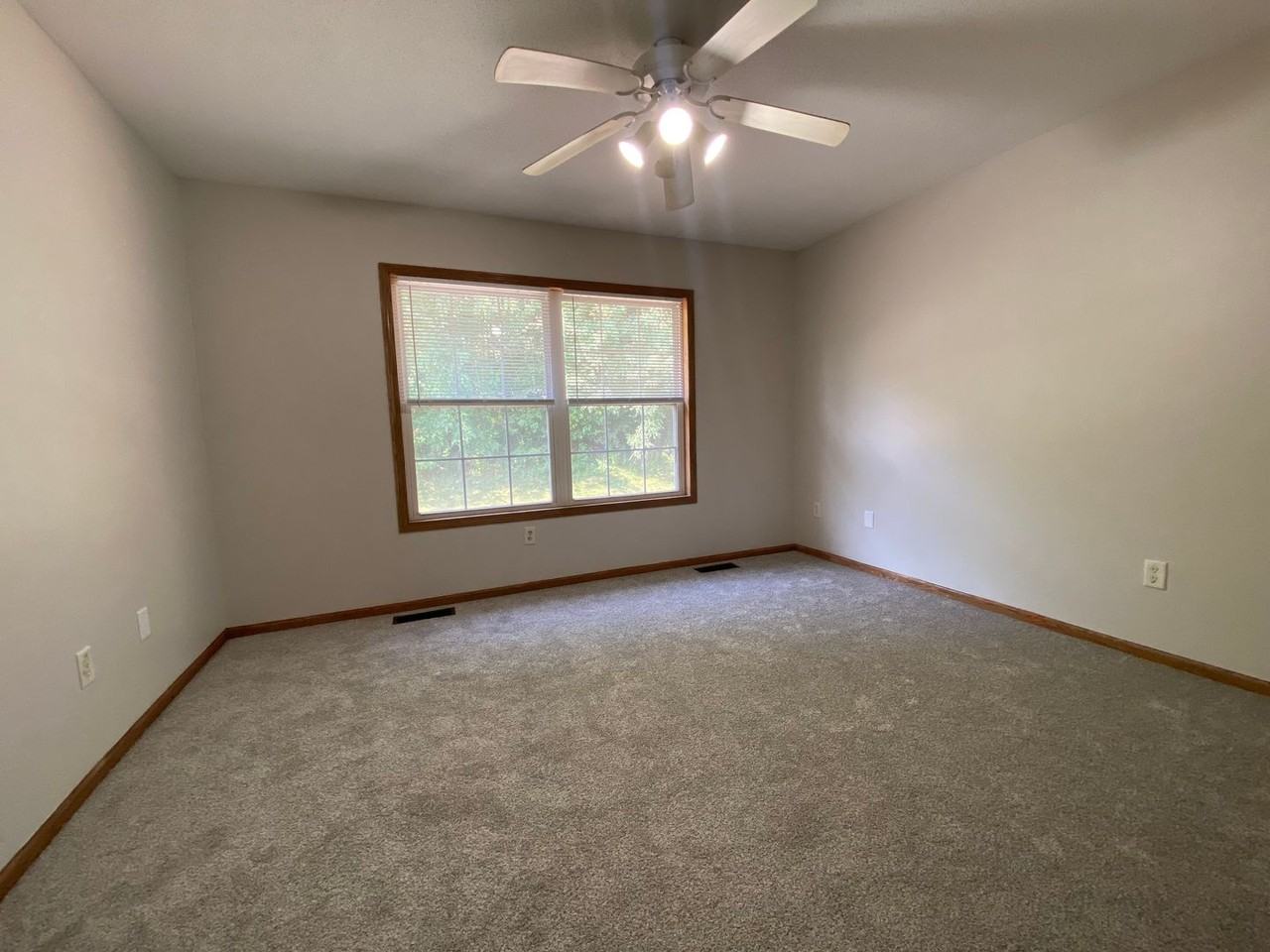 2274 Holiday Rd - Photo 6 of 19