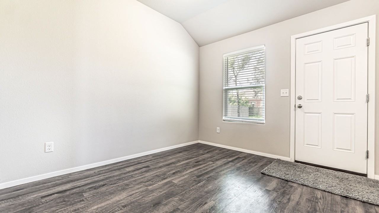 5016 W Colfax Loop - Photo 2 of 29