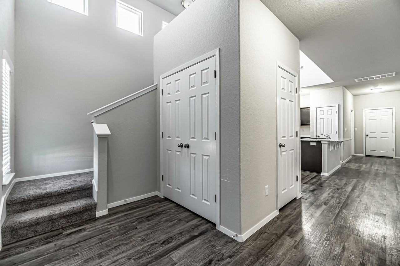 6605 Sw Warrington Rd - Photo 4 of 20