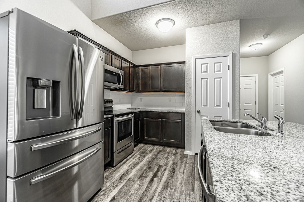 6605 Sw Warrington Rd - Photo 5 of 20
