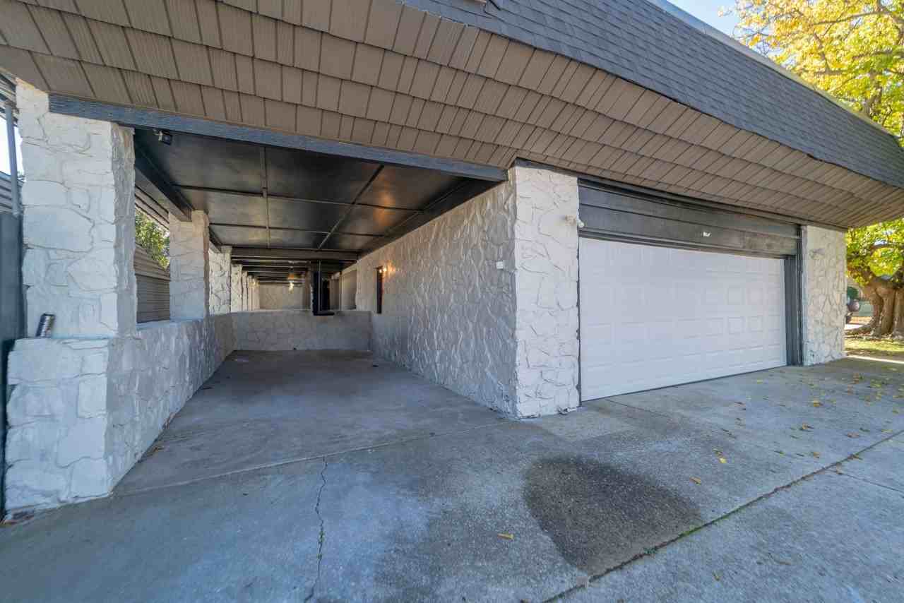 3120 Shadybrook Dr - Photo 2 of 45