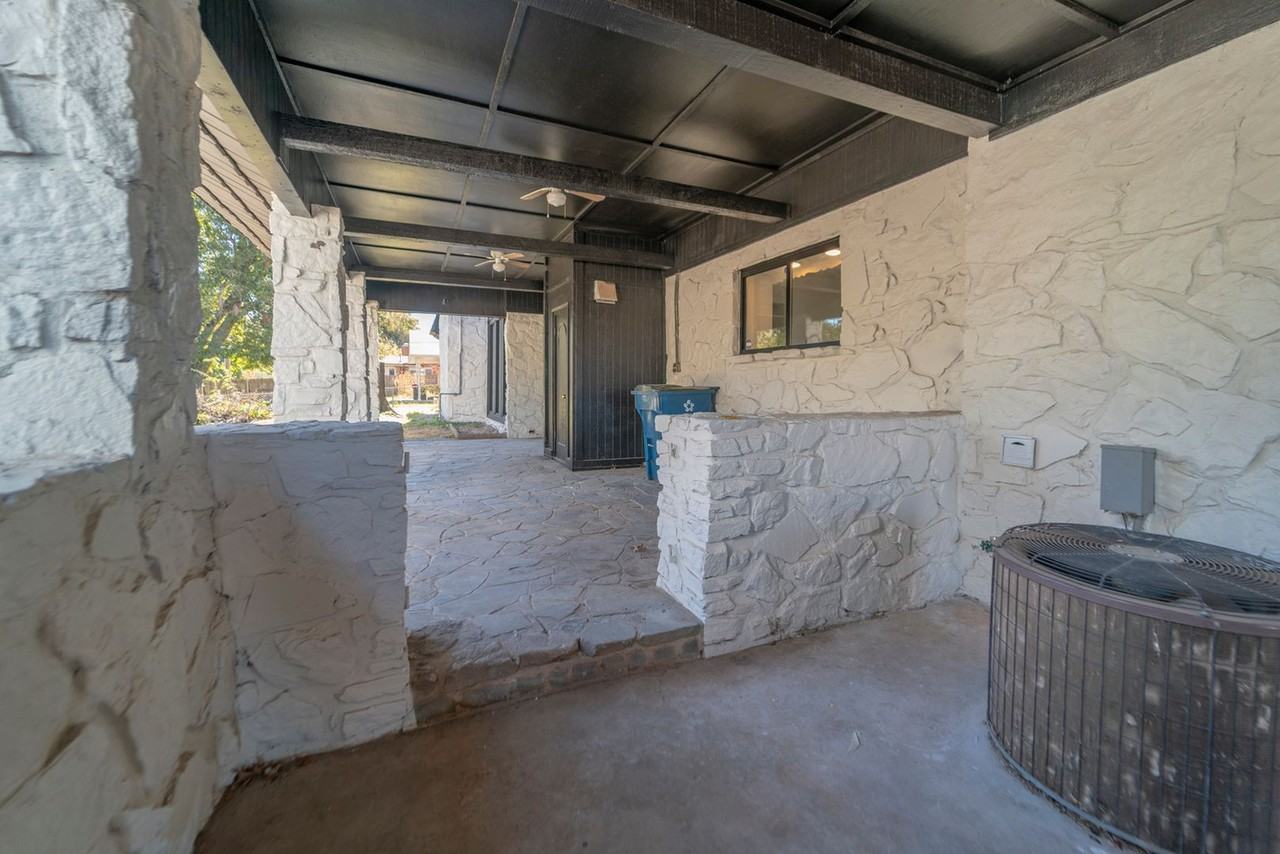 3120 Shadybrook Dr - Photo 4 of 45