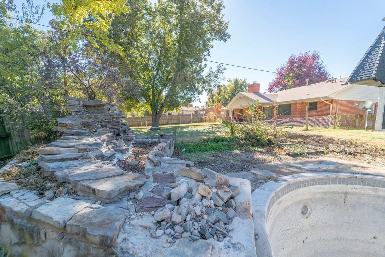 3120 Shadybrook Dr - Photo 6 of 45