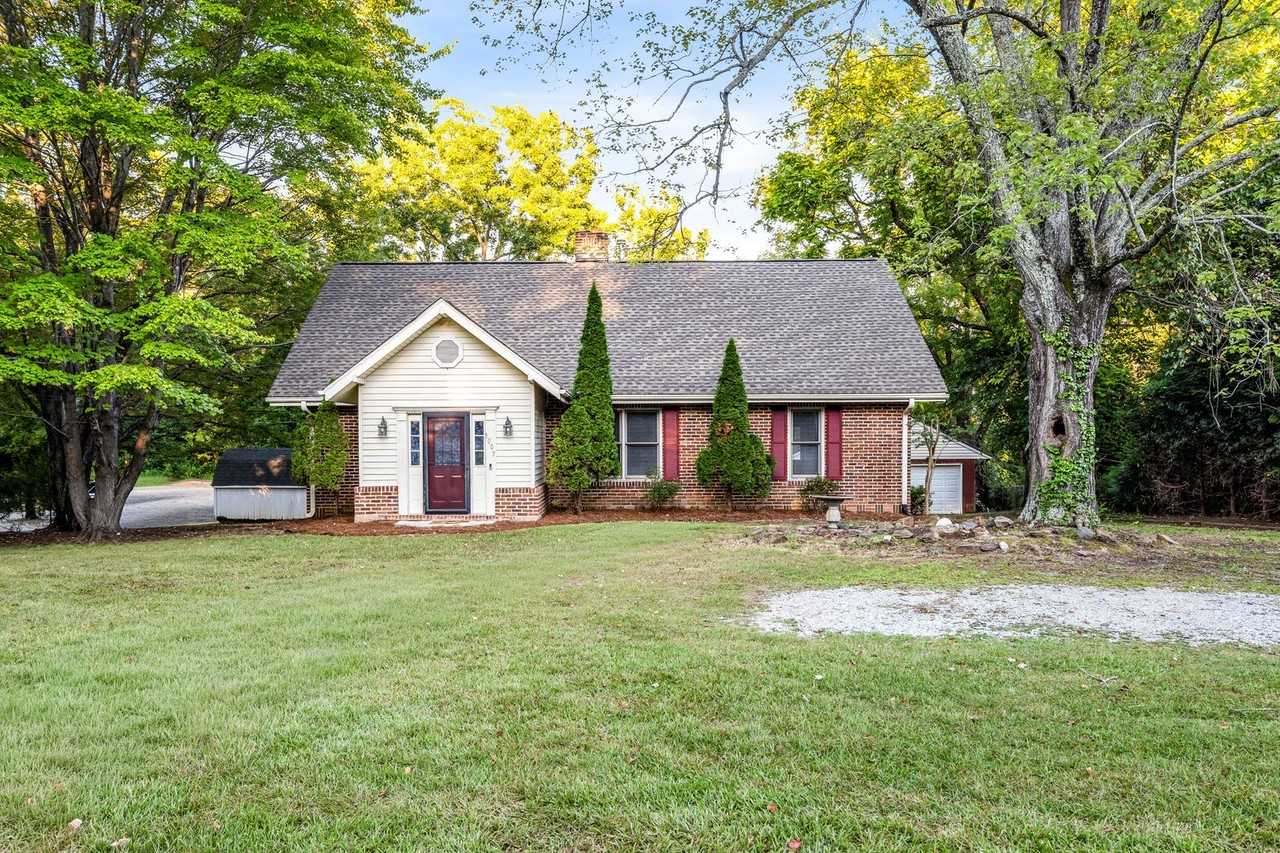 3007 Groometown Rd - Photo 2 of 38