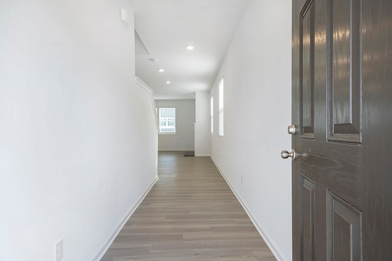 5740 Thornton Dr - Photo 2 of 30