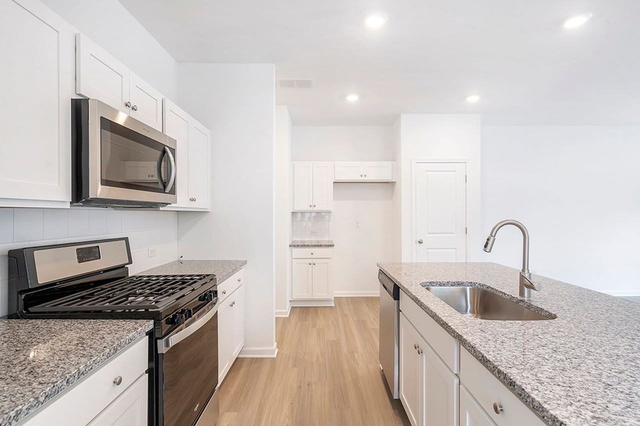 5740 Thornton Dr - Photo 5 of 30