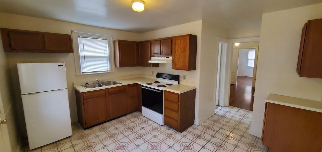 2515 Spring Garden St - Photo 2 of 12