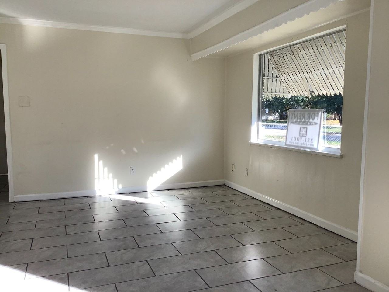 3010 Sunnybrook St - Photo 3 of 26